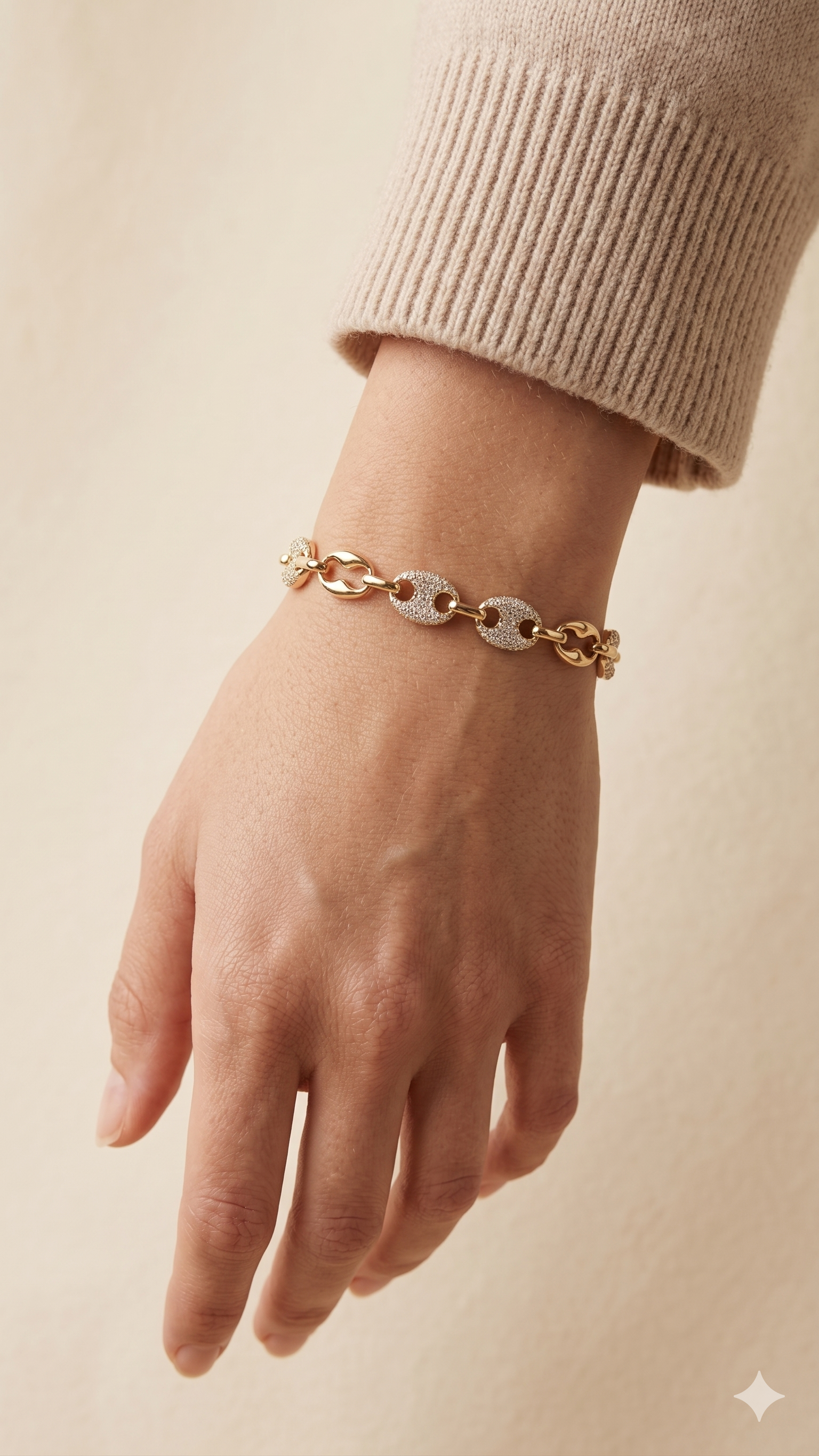 Gold Pavé Oval Link Bracelet